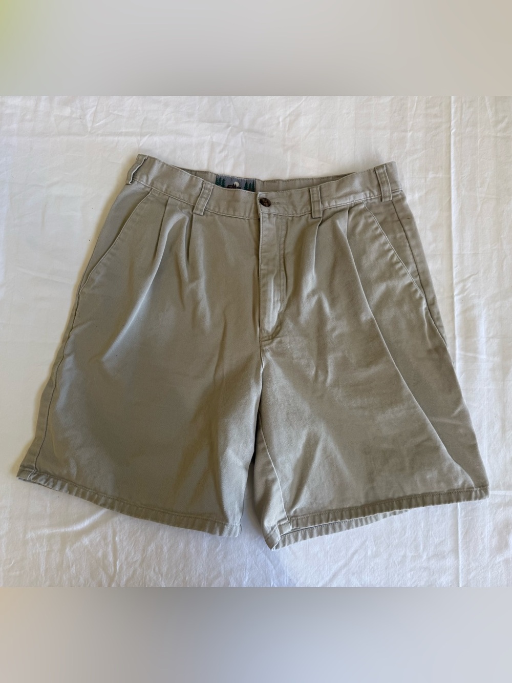 Vintage EMS‎ High Waisted Pleated Shorts Womens Khaki 90s Gorpcore Hiking Preppy